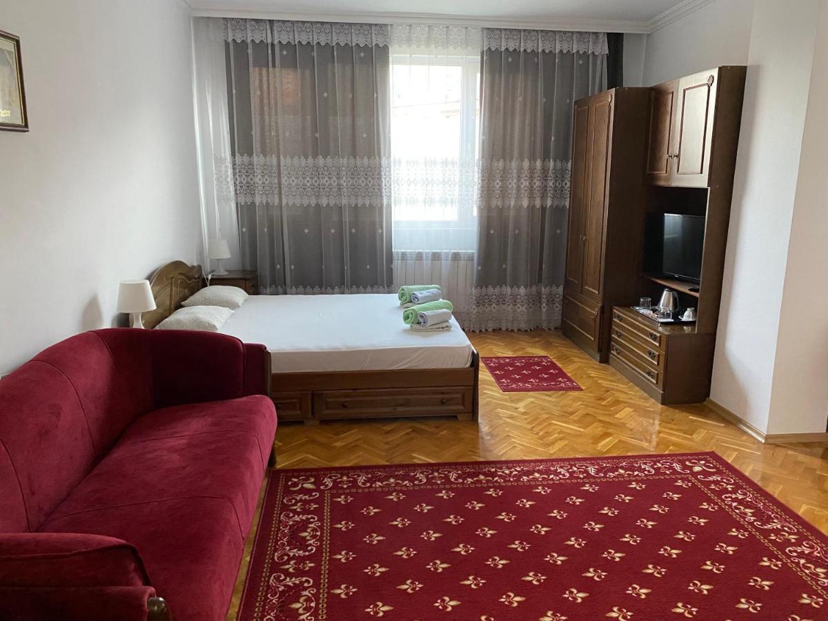 Family Hotel "May" Petrich  Bagian luar foto