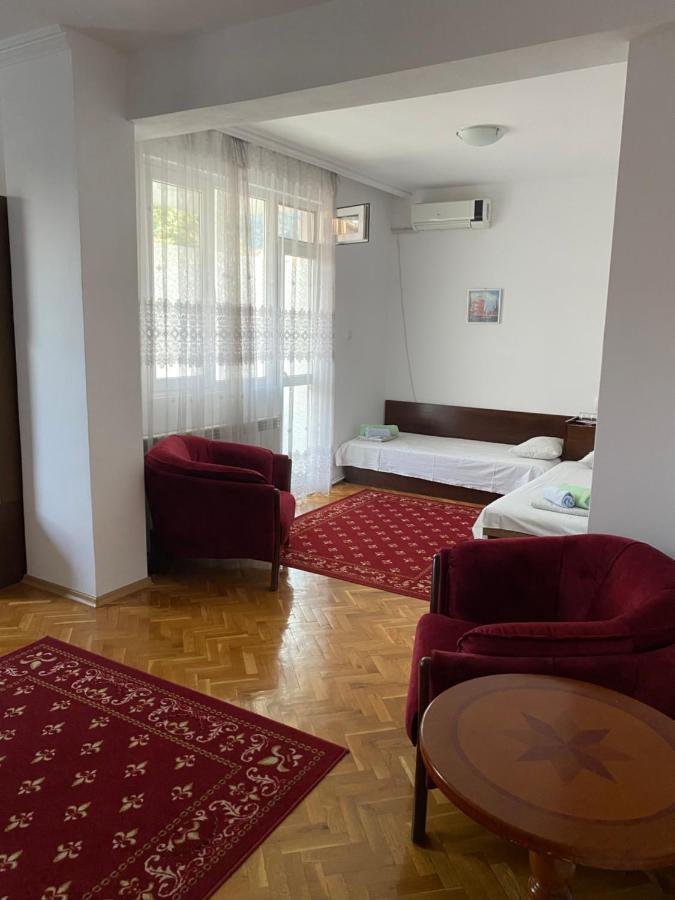 Family Hotel "May" Petrich  Bagian luar foto