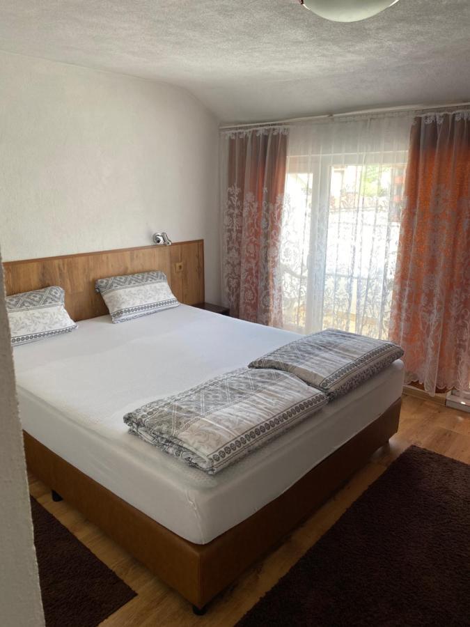 Family Hotel "May" Petrich  Bagian luar foto