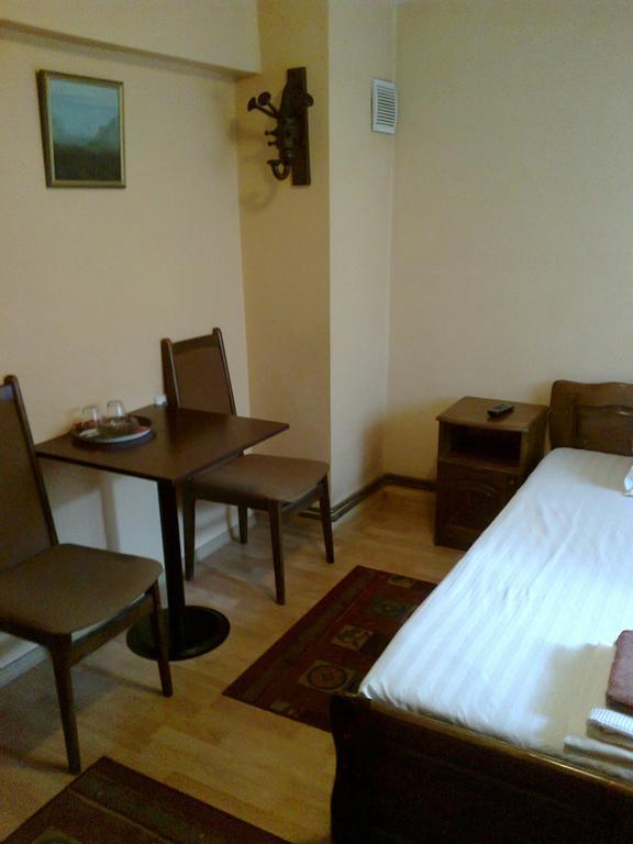 Family Hotel "May" Petrich  Ruang foto