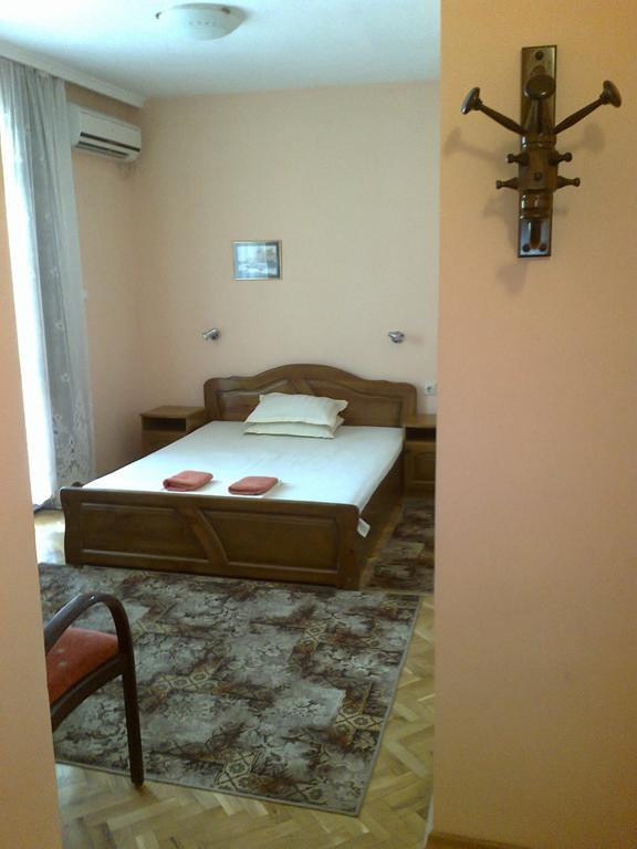 Family Hotel "May" Petrich  Ruang foto