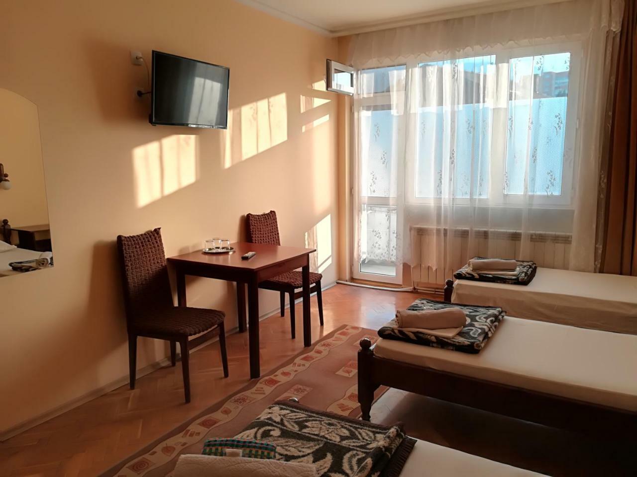 Family Hotel "May" Petrich  Bagian luar foto